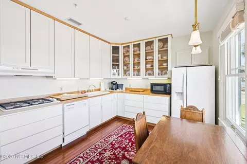 Kitchen - 178 Avenida Menendez, Saint Augustine, FL 32084 photo 6 of 6