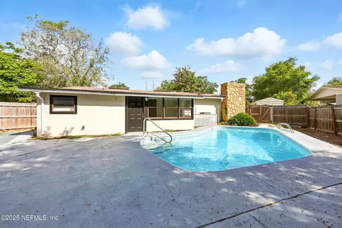 588 Madeira Dr, Orange Park, FL 32073