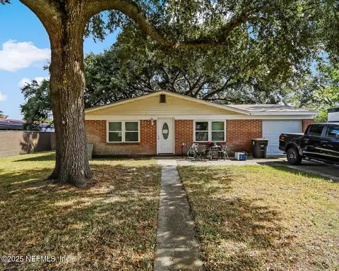 785 Gloria Dr, Jacksonville, FL 32221