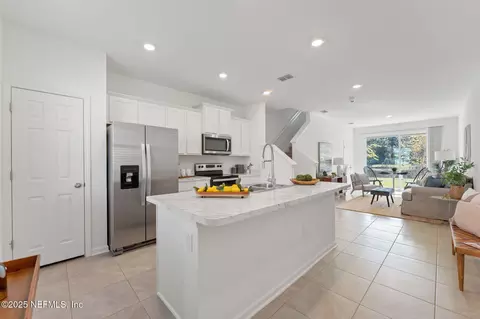 8330 Asteroid St, Jacksonville, FL 32256