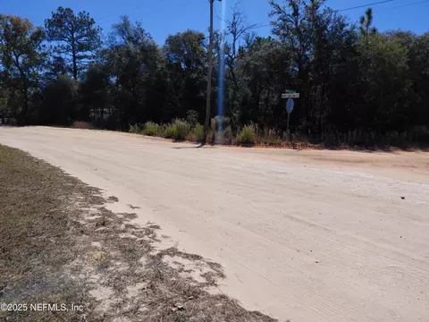5706 N Crater Lake Cir, Keystone Heights, FL 32656