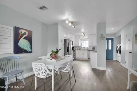 330 13th Ave N, Jacksonville Beach, FL 32250