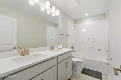 Bath - 43 Pathway Ct, Saint Johns, FL 32259 photo 2 of 3