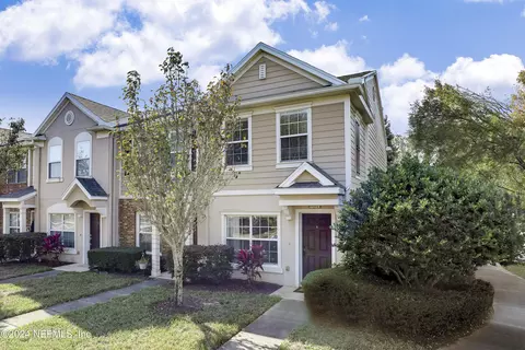 8161 Summerside Cir, Jacksonville, FL 32256
