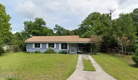 1039 Ake Ln, Jacksonville, FL 32218