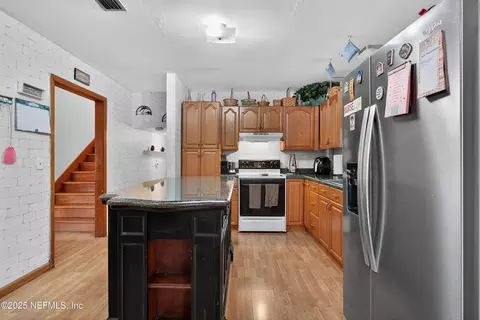 3905 Meek Dr, Jacksonville, FL 32277