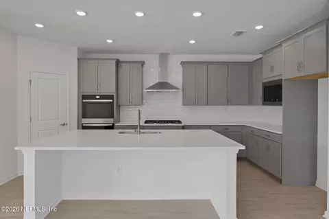 Kitchen - 137 Cedar Knoll Cir, Saint Augustine, FL 32092 photo 3 of 3