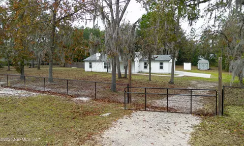 4656 Hedgehog St, Middleburg, FL 32068