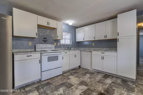 121 Venice Dr, Interlachen, FL 32148 photo 7