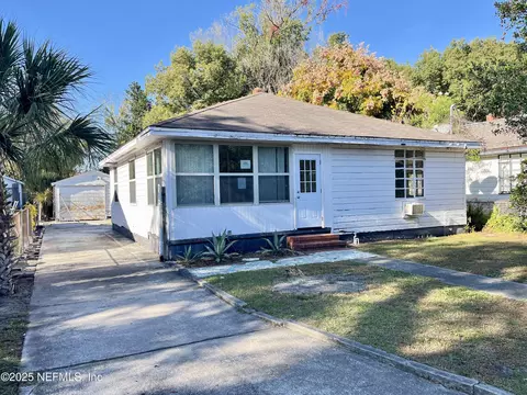 8020 Oakwood St, Jacksonville, FL 32208