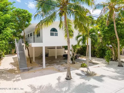 177 Dove Lake Dr, Tavernier, FL 33070