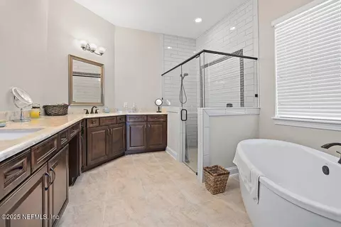 Bath - 2844 Oakgrove Ave, Saint Augustine, FL 32092 photo 1 of 6