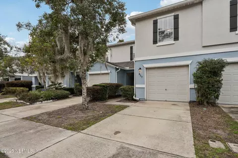 827 Black Cherry Dr S, Saint Johns, FL 32259