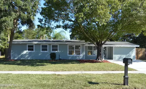 1945 Indies Dr E, Jacksonville, FL 32246