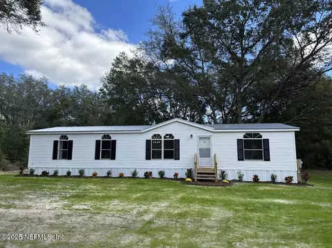 528 Wilson Dr, Interlachen, FL 32148