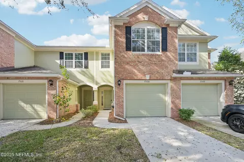 7508 Scarlet Ibis Ln, Jacksonville, FL 32256
