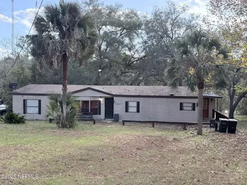 1607 Twin Lakes Blvd, Interlachen, FL 32148