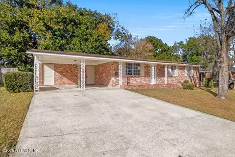 1130 Crown Dr, Jacksonville, FL 32221