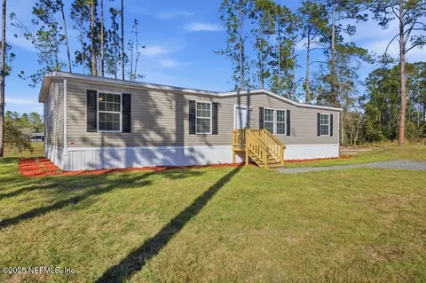 156 Wallace St, Interlachen, FL 32148