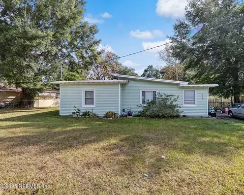 3737 Peach Dr, Jacksonville, FL 32246