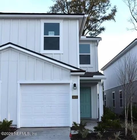 5670 Coppers Edge Ln, Jacksonville, FL 32254