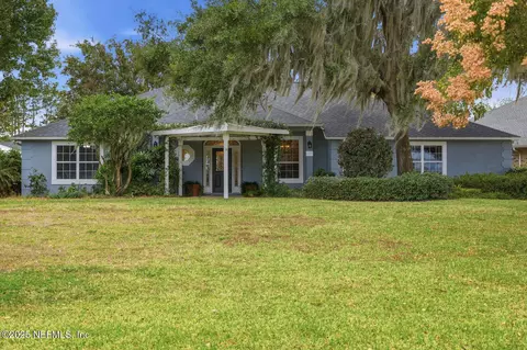 241 Crystal Cove Dr, Palatka, FL 32177