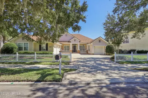 1867 Paradise Moorings Blvd, Middleburg, FL 32068