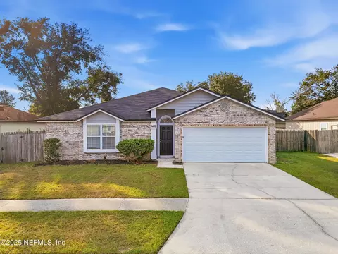 8428 Country Bend Cir E, Jacksonville, FL 32244