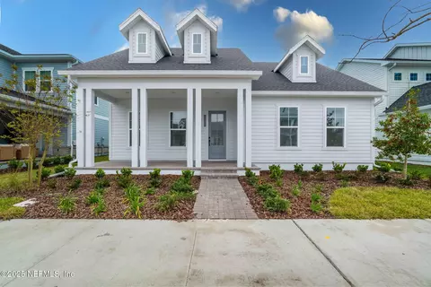 12114 Grand Pine Dr, Jacksonville, FL 32224