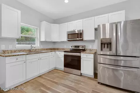 Kitchen - 932 Puryear St, Saint Augustine, FL 32084 photo 2 of 3