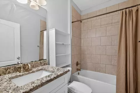 Bath - 932 Puryear St, Saint Augustine, FL 32084 photo 1 of 1