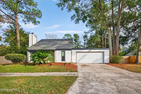 8305 Coralberry Ln, Jacksonville, FL 32244