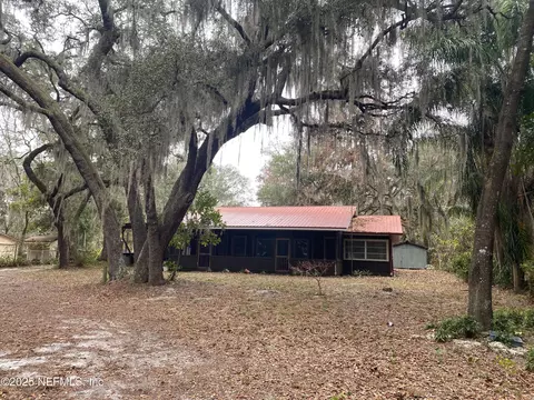 8093 Breezy Point Rd E, Melrose, FL 32666