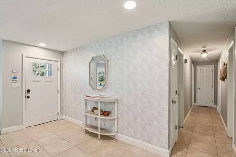 Entry Way - 409 Seventeenth St, Saint Augustine, FL 32084 photo 2 of 2
