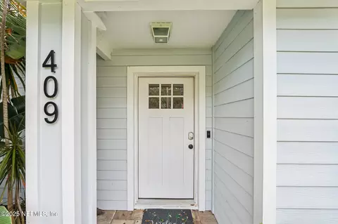 Entry Way - 409 Seventeenth St, Saint Augustine, FL 32084 photo 1 of 2