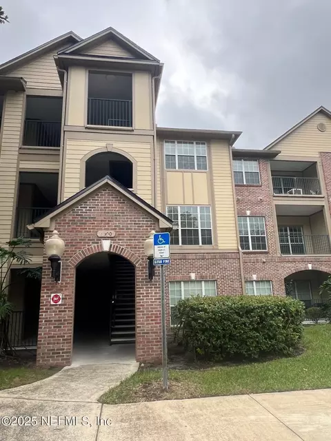 7800 Point Meadows Dr #1524, Jacksonville, FL 32256
