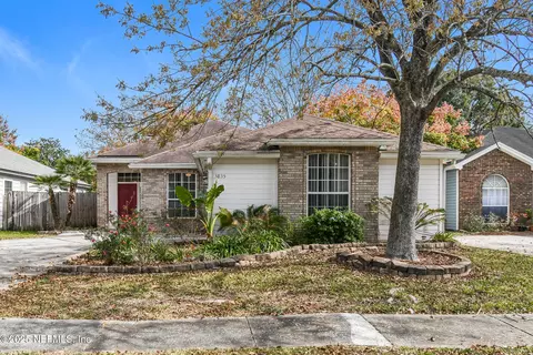 3835 Union Pacific Dr W, Jacksonville, FL 32246