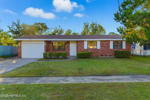 3042 Skipper Ln, Jacksonville, FL 32216