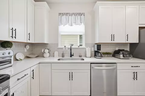 Kitchen - 55 Fairlake Cir, Saint Augustine, FL 32092 photo 4 of 5