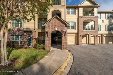 7800 Point Meadows Dr #918, Jacksonville, FL 32256