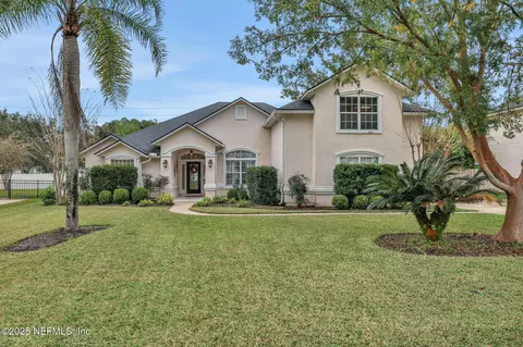 246 Edgewater Branch Dr, Saint Johns, FL 32259