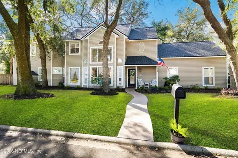 2280 Oak Forest Dr, Jacksonville Beach, FL 32250