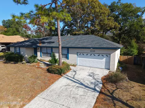 4135 Dawnridge Rd E, Jacksonville, FL 32277