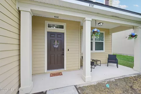 6787 Sandle Dr, Jacksonville, FL 32219