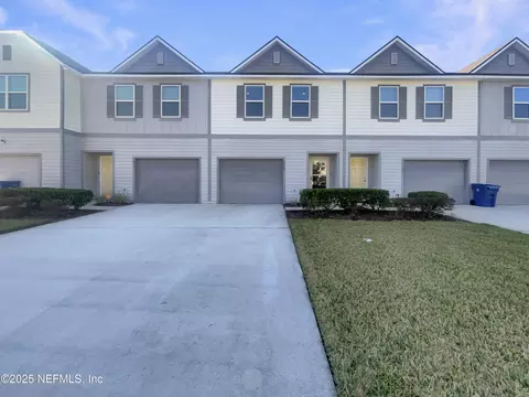 10560 Maidstone Cove Dr, Jacksonville, FL 32218