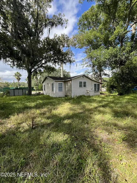 6986 Sallie Ave, Jacksonville, FL 32210