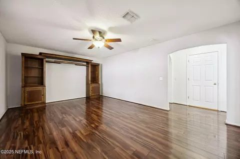Living - 87233 Kipling Dr, Yulee, FL 32097 photo 4 of 5