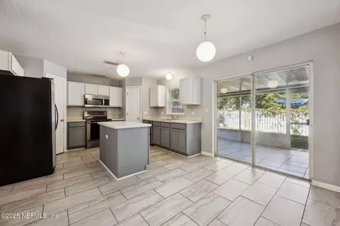 Kitchen - 87233 Kipling Dr, Yulee, FL 32097 photo 4 of 4