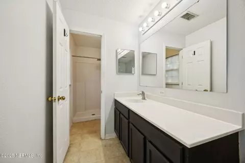 Bath - 87233 Kipling Dr, Yulee, FL 32097 photo 1 of 5