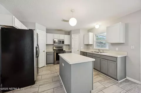 Kitchen - 87233 Kipling Dr, Yulee, FL 32097 photo 1 of 4